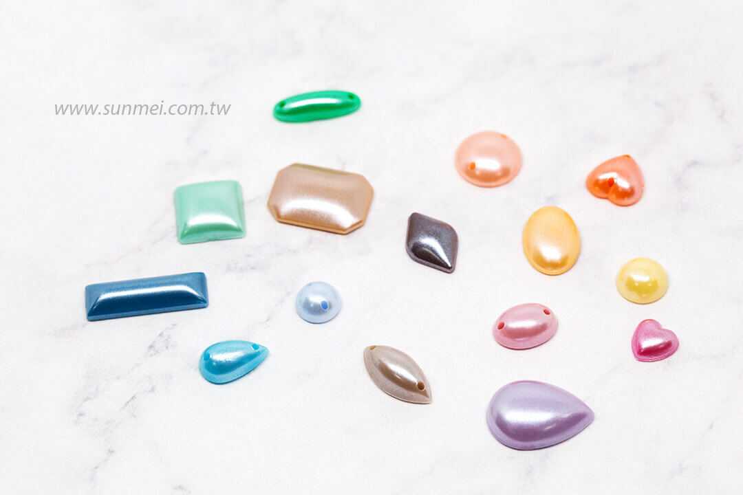 Read more about the article Nacre Pearl Effect: Flat Back Pearl Beads with Divine Colors Inspired by The Mother Nature