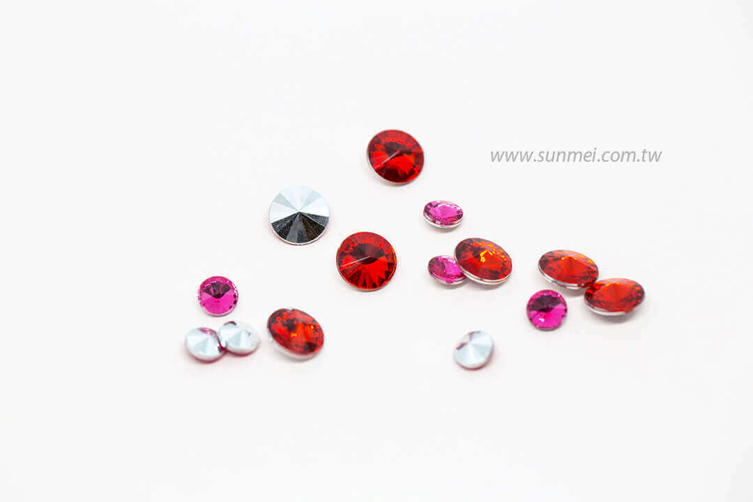 Scopri di più sull'articolo Pointed Back Rhinestones Wholesale Collections