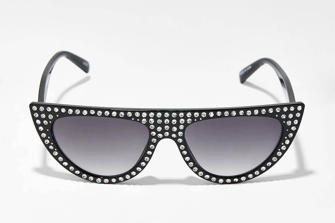 Lee más sobre el artículo Ideas con strass para gafas de sol de moda