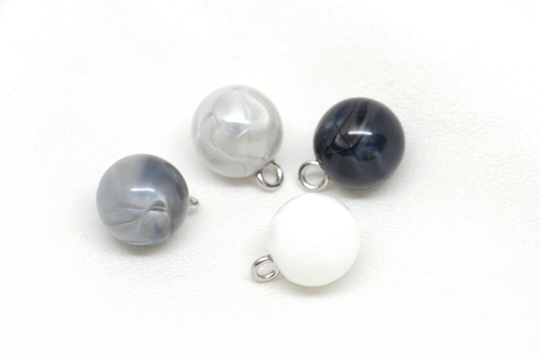 small round pearl buttons