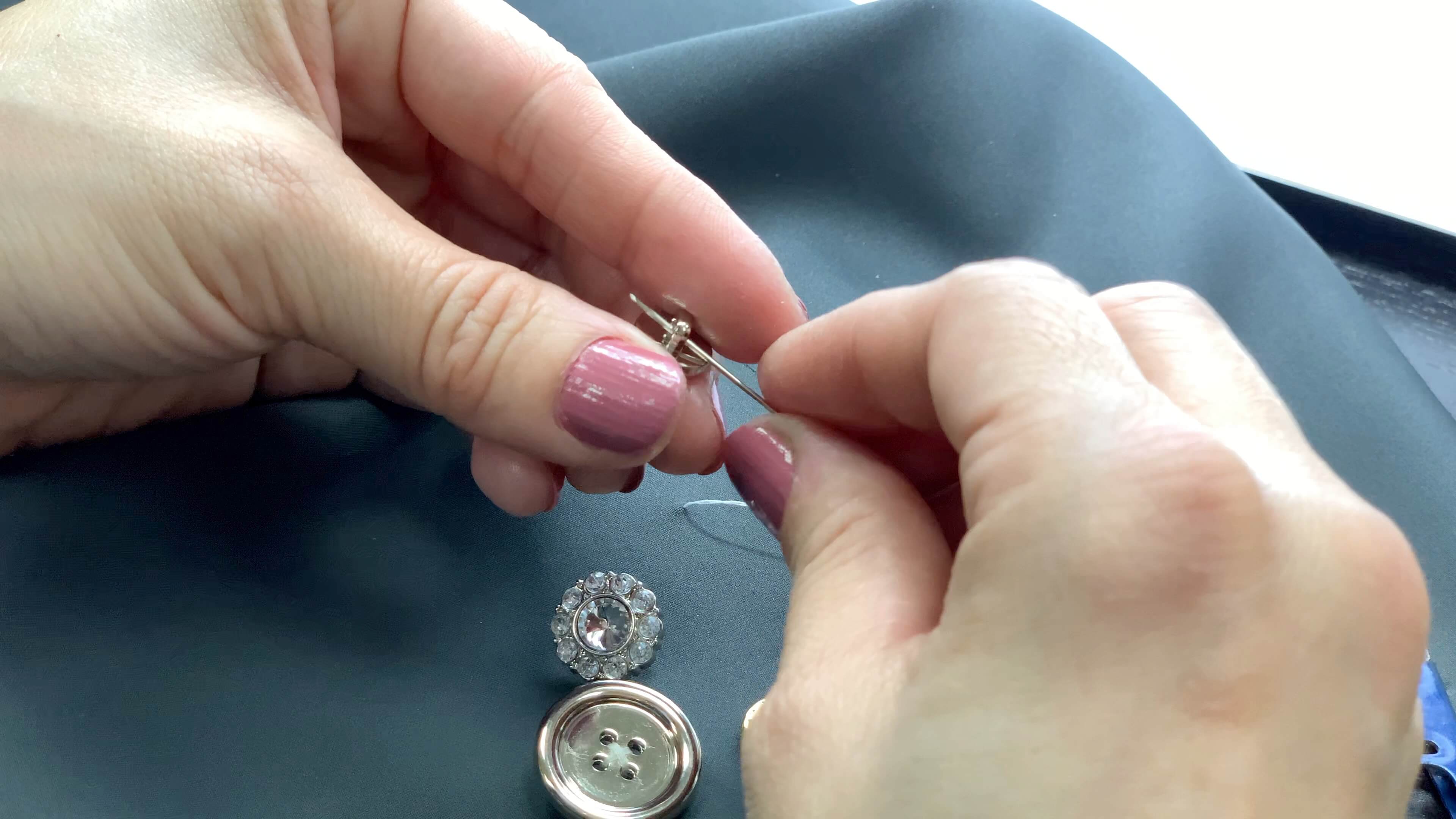 shank button-7 How to Sew a Sdhank Button